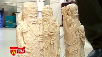 Khởi tố nhân viên hải quan bán ngà voi và sừng tê giác trong kho tang vật