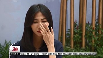 Người mẫu nặng 43kg khóc nức nở vì bị miệt thị về cân nặng