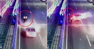 Mải nhìn điện thoại, không biết bạn mình bị ô tô tông bay người