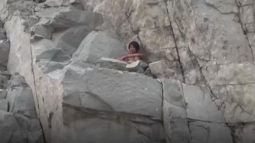 Nam thanh niên nghi 