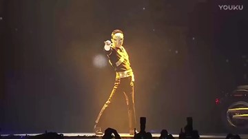 Tỷ phú Jack Ma “gây sốt” với màn hóa trang và nhảy Michael Jackson