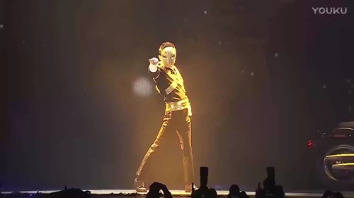 Tỷ phú Jack Ma “gây sốt” với màn hóa trang và nhảy Michael Jackson