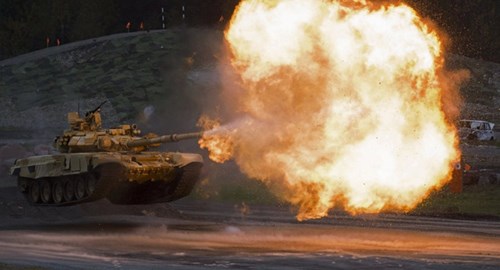 Nga khoe vũ khí trong cuộc tập trận sát biên giới NATO