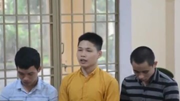 Va chạm giao thông, đuổi đánh đối phương ra bến sông, ném đá đến chết đuối