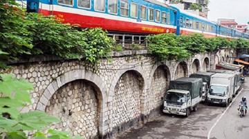 Đề nghị chưa đục thông vòm cầu đường sắt Hà Nội