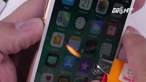 Những màn “tra tấn” khẳng định độ bền của iPhone 8