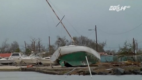 Puerto Rico hoang tàn sau bão Maria