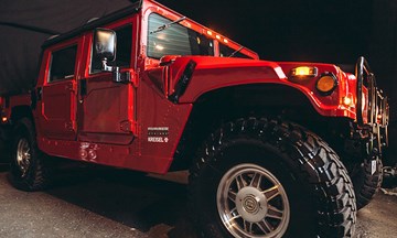 Ngắm Hummer H1 chạy điện êm ru của “Kẻ hủy diệt”