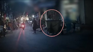 Kinh hoàng những túi rác bí ẩn bị vứt ra từ phòng khám thai ở Hà Nội