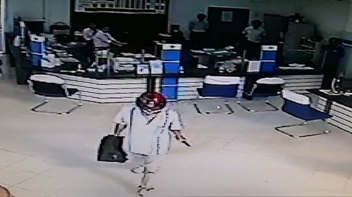 Lộ diện nghi phạm trong vụ cướp ngân hàng tại Vĩnh Long