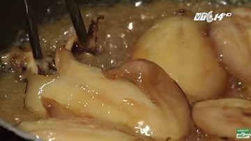 Ngon không tưởng với mực om nước dừa hạt sen