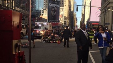 Xe điên lao thẳng vào đám đông ở New York