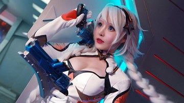 Nữ cosplayer 9X nổi tiếng tử nạn trong buổi chụp hình
