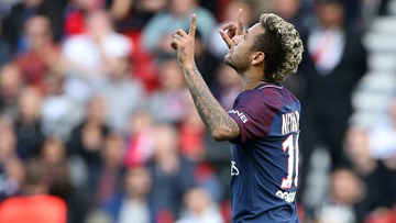 Fan PSG huýt sáo phản đối Neymar, đòi trả penalty cho Cavani