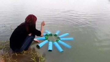 Bẫy cá bằng chai nước và ống nhựa hiệu quả thật bất ngờ