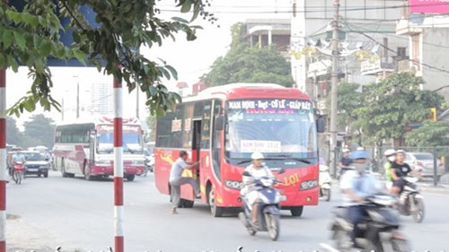 Lạ lùng những chiếc xe lững thững 