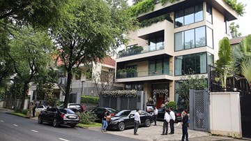 Hàng loạt siêu xe xuất hiện trong đám cưới Hoa hậu Đặng Thu Thảo