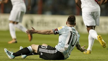Messi vô duyên, Argentina xa dần vé World Cup 2018