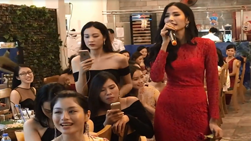 Hoàng Thùy bất ngờ khoe giọng hát đầy nội lực tại Hoa hậu Hoàn vũ Việt Nam