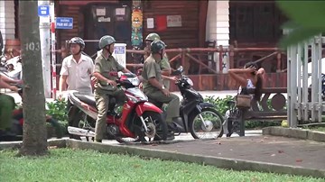 Mang theo giấy tờ tuỳ thân: tránh được “tai bay vạ gió”