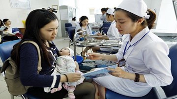TPHCM khuyến cáo trẻ dưới 1 tuổi tiêm vắc xin ngừa bạch hầu