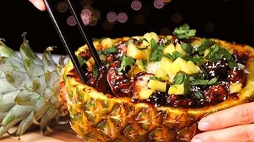 Cơm thịt sốt Teriyaki với dứa thơm lừng cả gian bếp