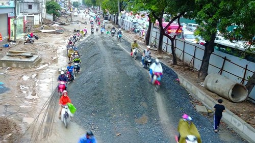 Hà Nội: Xe máy ồ ạt leo 