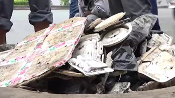 Đường ngập dù có siêu máy bơm: do chất lạ “gặp nước đông cứng”?