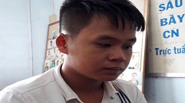 Bắt được nghi can chuyên rạch đùi phụ nữ, nữ sinh đi đường