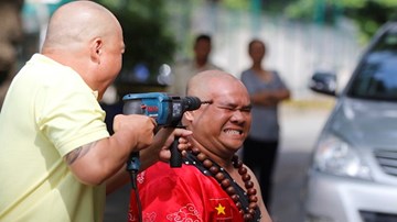 Xem bậc thầy kung-fu Việt Nam xác lập kỷ lục thế giới