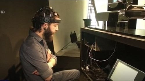 Điều khiển máy móc bằng... ý nghĩ