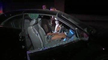 Xem cảnh sát Mỹ xử lí tình huống nữ tài xế ngủ gục trên đường vì say xỉn