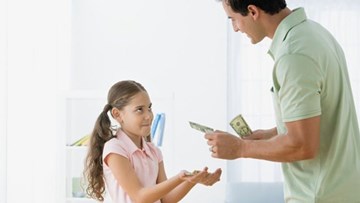 Có nên cho con tiền tiêu vặt?