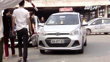 Bị tố để taxi độc quyền, bệnh viện Bạch Mai nói gì?