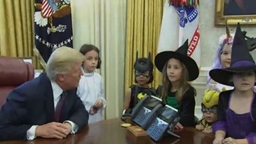 Tổng thống Mỹ đón Halloween sớm tại Nhà Trắng với những vị khách đặc biệt