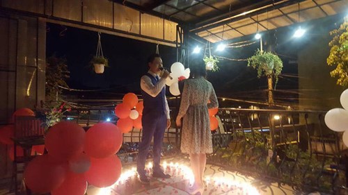 Chàng trai hút trăm nghìn lượt xem khi hát cực lãng mạn để cầu hôn bạn gái