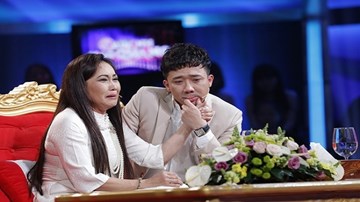 Trấn Thành khóc ròng khi chứng kiến NS Thanh Hằng bán nước trái cây