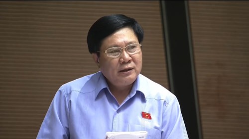Bắt học sinh mặc đồng phục quanh năm rất vô lý