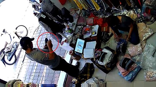 Dùng mũ trộm iPhone còn cẩn thận kiểm tra xem có bị khóa không