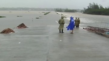 Gần 50 người chết và mất tích do bão số 12