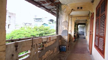 Nỗi sợ hãi khi sống trong các khu chung cư sắp sập ở Hà Nội