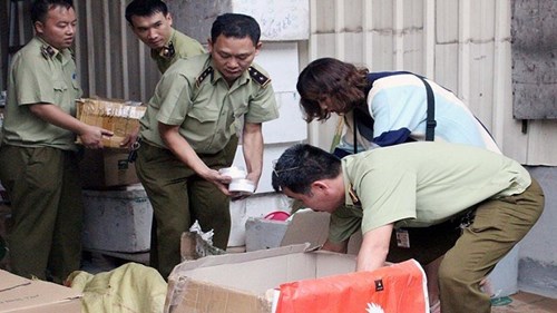 Người nổi tiếng quảng cáo hàng giả, có vi phạm pháp luật?