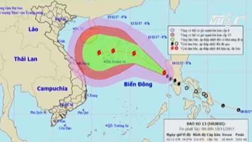 Bão số 13 hoành hành trên Biển Đông, ngày càng mạnh lên