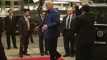 Tổng thống Trump đi 'Quái thú' tới dự tiệc chiêu đãi APEC