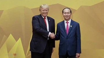 Cận cảnh Tổng thống Trump bước ra xe, dự phiên họp quan trọng nhất tại APEC