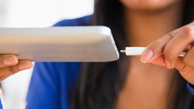 Tại sao dùng điện thoại khi đang sạc pin có thể gây chết người?