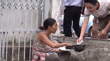 Tạm giữ đôi nam nữ nghi tiêm chất lạ, bắt trẻ em ăn xin