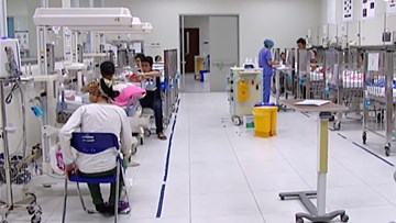 Cấp cứu vì chữa bệnh bằng thuốc cam