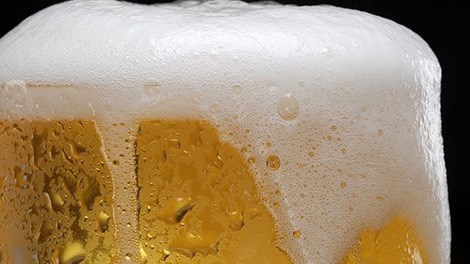 Dân Mỹ thích thú uống bia làm từ... nước thải