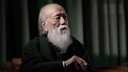 Học trò rơi nước mắt khi xem kỷ vật về thầy Văn Như Cương